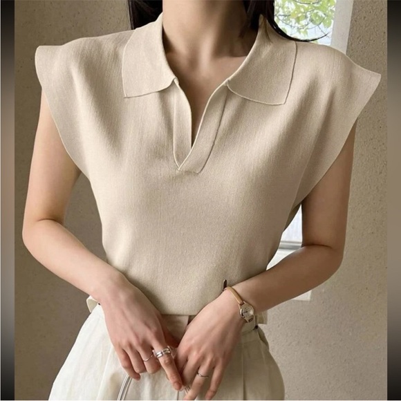 Cream nude light beige Cap Sleeve v neck collared Knit Top - Picture 3 of 3